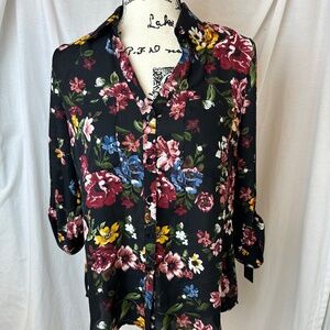 Women's Flowered Blouse Size Medium Brand New